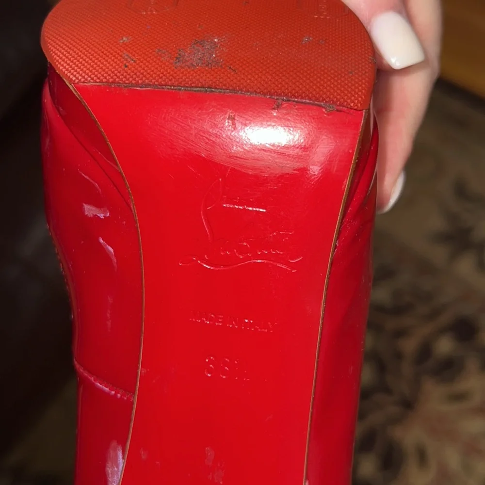 STEAL OF THE DAY AUTHENTIC - FLASH TODAY ONLY ⭐️✨LOUBOUTIN RED HEELS👠 - Picture 11 of 17
